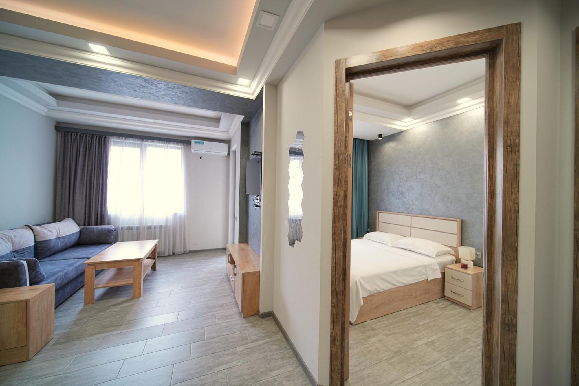 Cozy Apartments In The City Centre By Sweet Home Yerevan Exterior photo