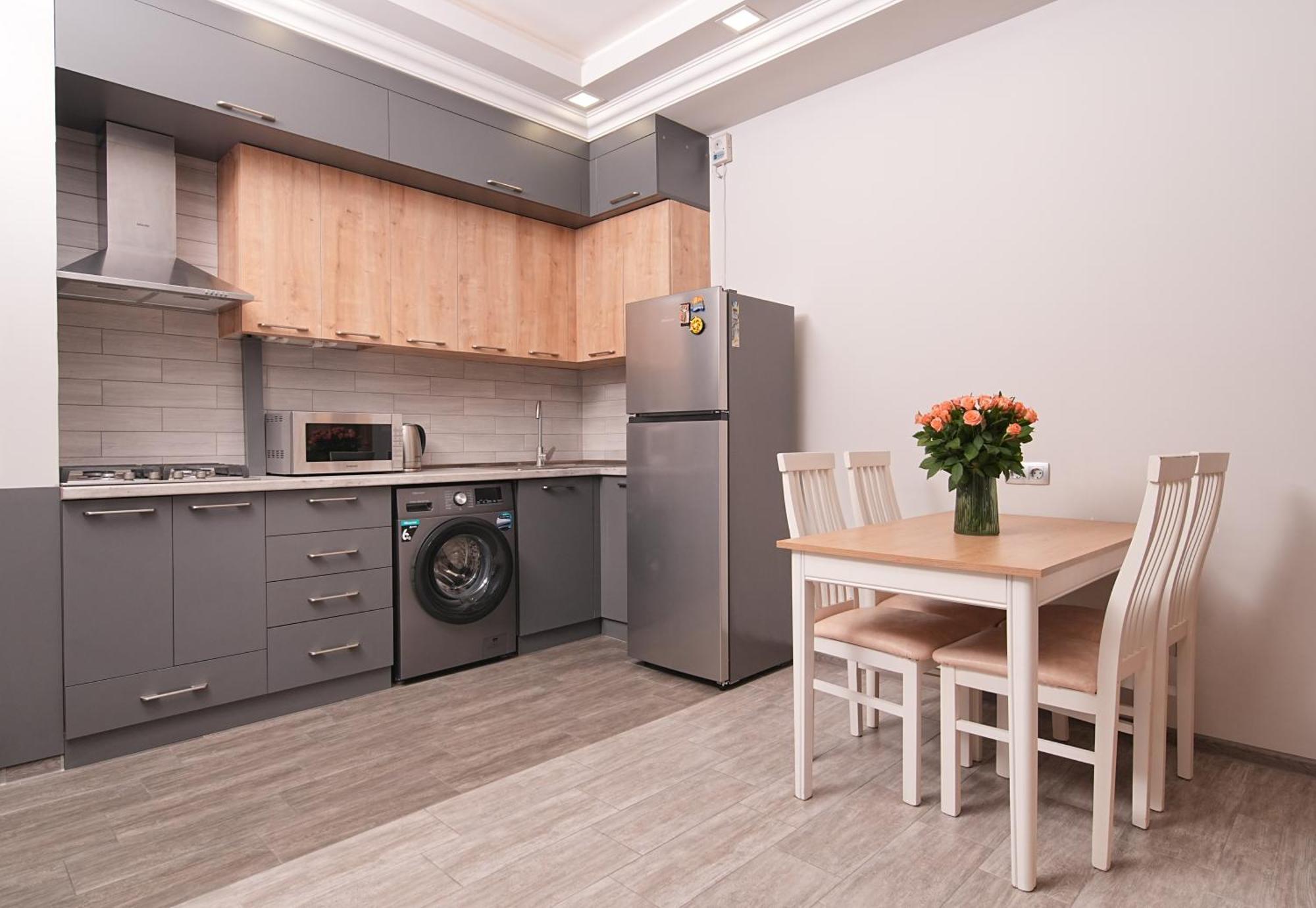 Cozy Apartments In The City Centre By Sweet Home Yerevan Exterior photo