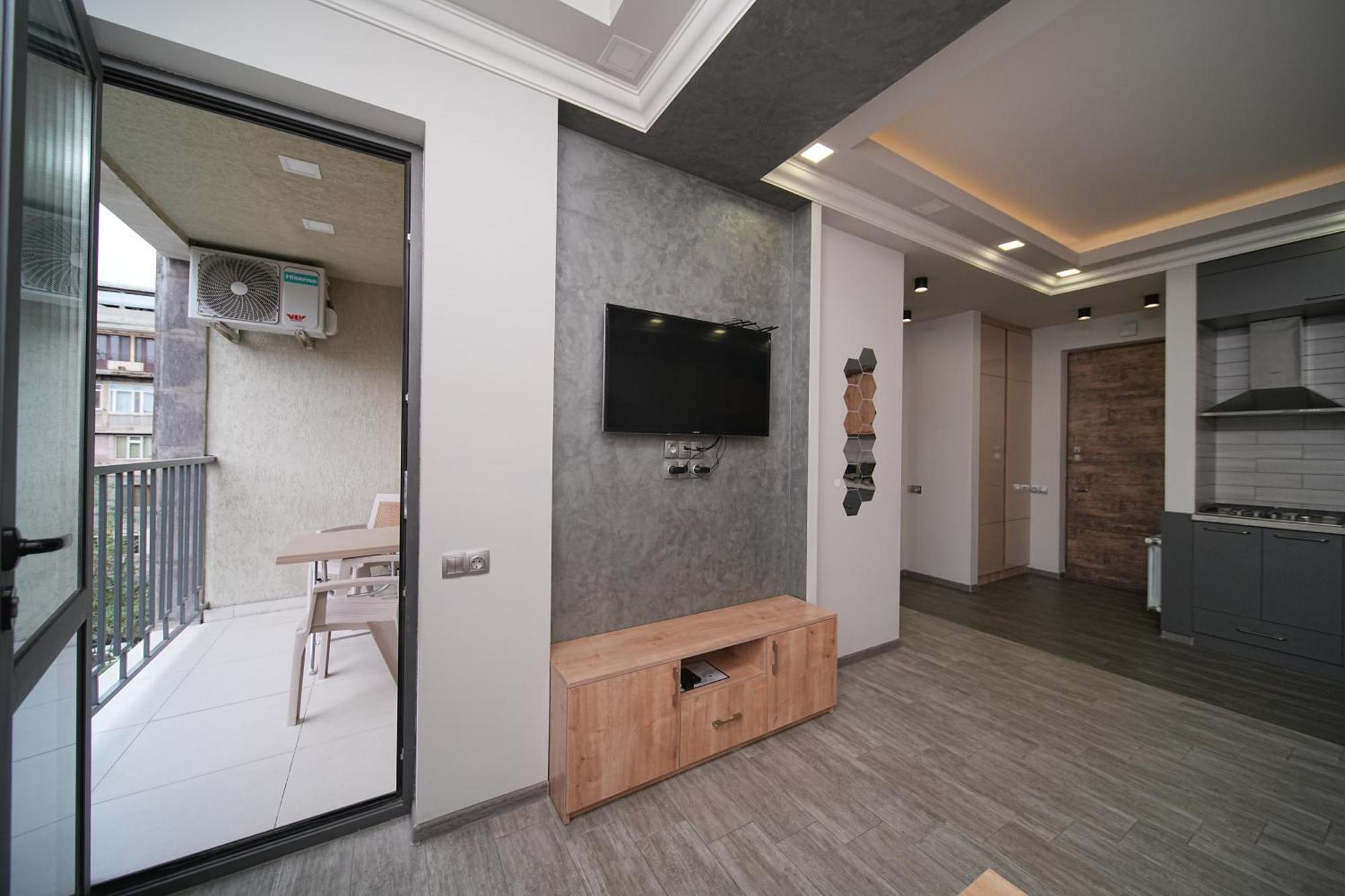 Cozy Apartments In The City Centre By Sweet Home Yerevan Exterior photo