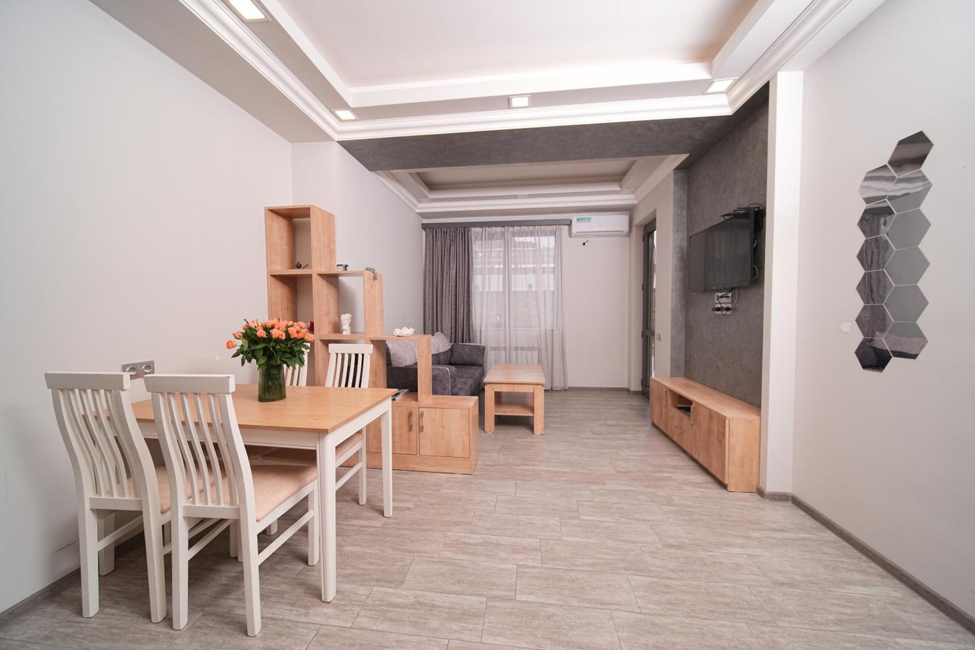 Cozy Apartments In The City Centre By Sweet Home Yerevan Exterior photo